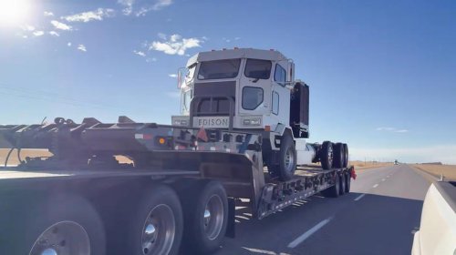 The benefits of diesel electric semi trucks, and where they still fall short