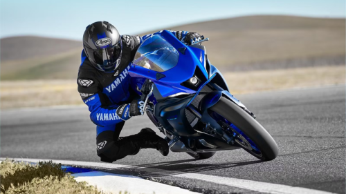 2026 Yamaha R7 vs Honda CBR650R: Performance specs comparison