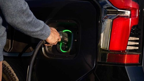 Buyers are suddenly hoarding old Lexus hybrids instead of new EVs