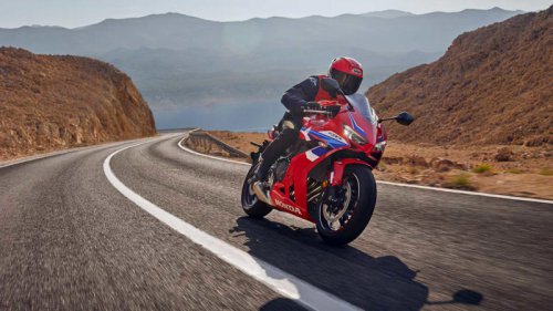 2026 Yamaha R7 vs Honda CBR650R: Performance specs comparison