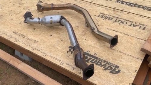 What's the performance difference between catted and catless downpipes?