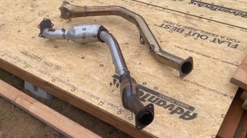 What's the performance difference between catted and catless downpipes?
