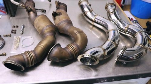 What's the performance difference between catted and catless downpipes?