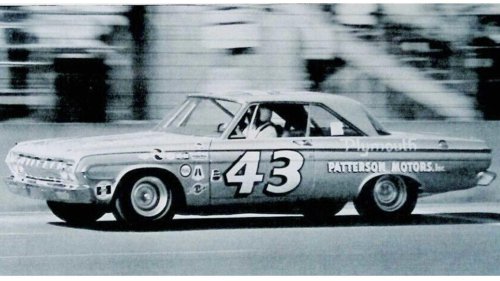 The first American car to break 200 mph