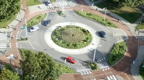 Este es el error más común en las rotondas: multa de 200 a 500 euros y pérdida de hasta 6 puntos del carné