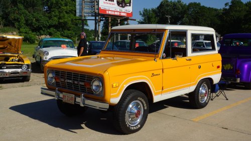 10 classic performance cars that still feel fast today