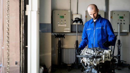 10 engines mechanics say can run forever with basic maintenance