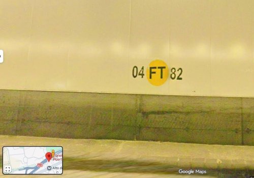 Siempre que pasaba por un túnel de la M-30 de Madrid me preguntaba por el significado de estos números y letras: ahora lo sé y es tremendamente útil