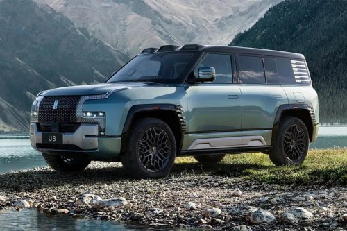 El extraño SUV que nadie reconocía en Puerto Banús: gira sobre sí mismo y hasta puede navegar