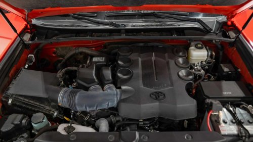 SUV, The only modern SUV that still uses a bulletproof old school 5-speed transmission