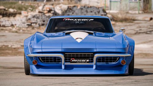 This wild '67 Sting Ray gets a mid-mounted LT2 V8 that will shock Corvette fans