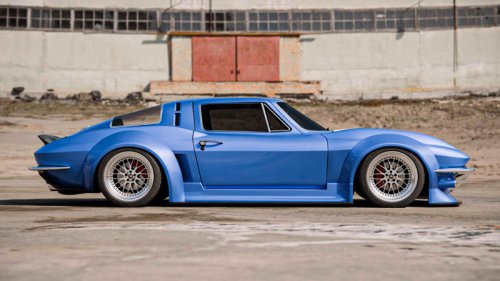 This wild '67 Sting Ray gets a mid-mounted LT2 V8 that will shock Corvette fans