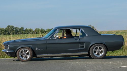 10 memorable muscle cars from the golden era of the ’60s