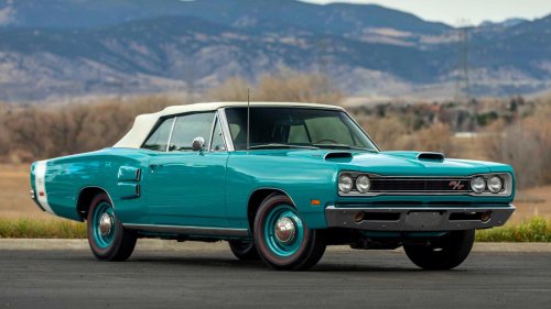 10 classic American cars enthusiasts buy up every chance they get