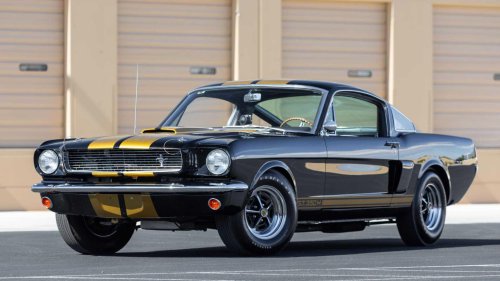 10 classic American cars enthusiasts buy up every chance they get