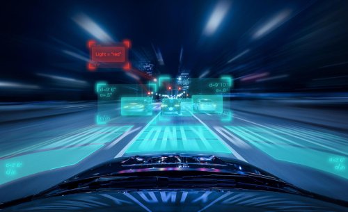 ¿Tu coche tiene control por voz? Pues puede poner en peligro tu vida: este coche apagó las luces en plena noche y sufrió un accidente