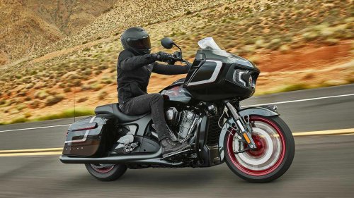 Touring, Indian Pursuit Elite: The ultimate American V-twin touring bike