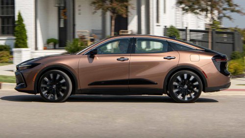 Toyota Crown sedan: Lexus luxury at mainstream prices