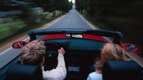 The R129 Mercedes-Benz SL320, the last inline-six SL, is perfect for budget buyers