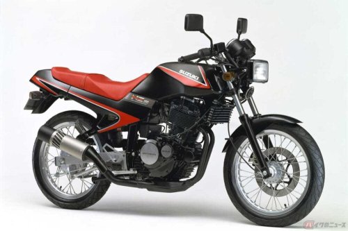 単気筒エンジンなのにマフラー（エキパイ）が2本……? コレって?