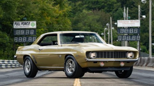 10 classic American cars enthusiasts buy up every chance they get