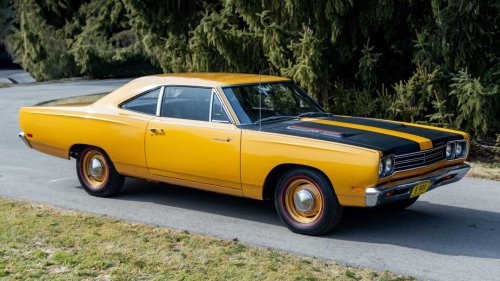 10 classic American cars enthusiasts buy up every chance they get
