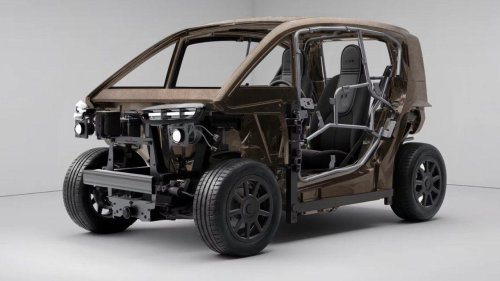 La startup española LIUX ya tiene casi listo su biplaza eléctrico BIG: por menos de 18.000 euros