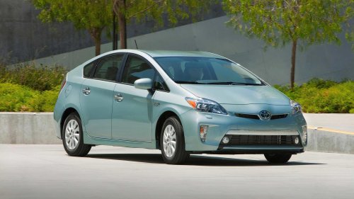 Toyota, Toyota Camry, Why the Toyota Camry Hybrid continues to dominate the midsize sedan market
