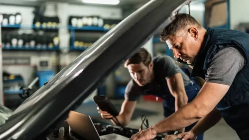 Dos expertos mecánicos coinciden: "Estas son las marcas que recomendamos comprar"