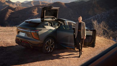 The Deepal E07 family SUV that can turn into a pickup truck