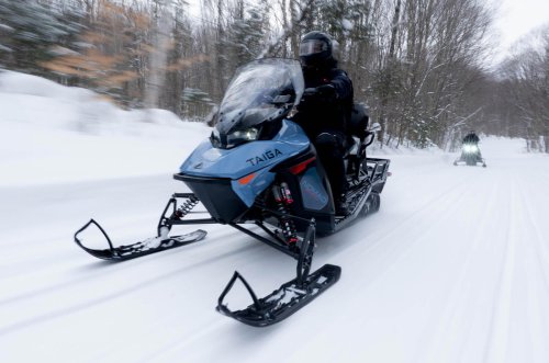 Taiga lanza motos de nieve eléctricas de última generación
