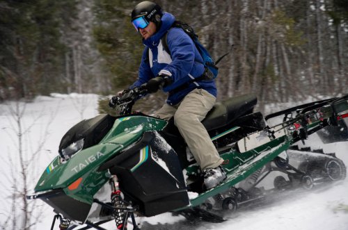 Taiga lanza motos de nieve eléctricas de última generación