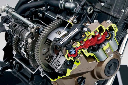 ホンダ「Eクラッチ」革命が加速。モーターサイクルショーで鮮烈デビューを果たす3台をチェック!