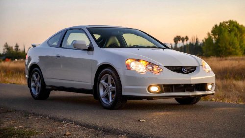 The forgotten Japanese luxury coupe that's fun, cheap, and reliable