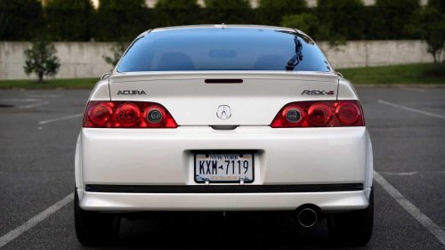 The forgotten Japanese luxury coupe that's fun, cheap, and reliable