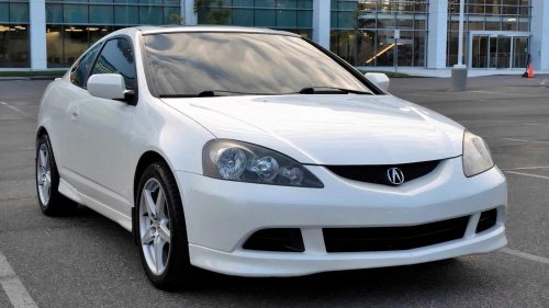 The forgotten Japanese luxury coupe that's fun, cheap, and reliable