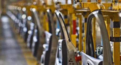El coche eléctrico se atasca en las fábricas españolas: su producción se desploma un 17% en el inicio de año