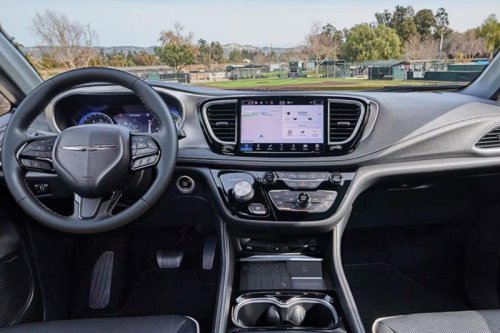 Chrysler, The 2027 Chrysler Pacifica looks new — until you step inside