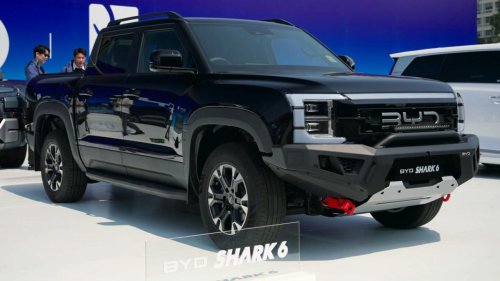 Ford CEO Jim Farley tests Chinese plug-in pickups and questions their work chops