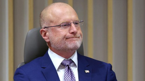 FCC chairman defends SpaceX by cyberbullying Amazon in battle over one-million satellite constellation