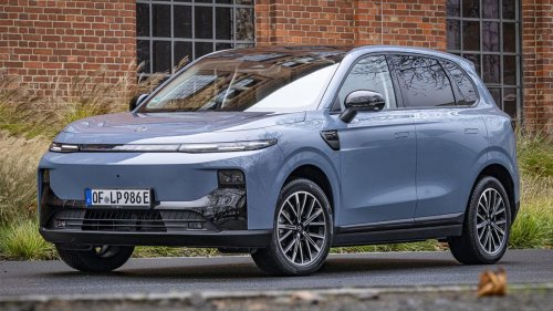 El coche que te venden como eléctrico pero Europa dice que no lo es: el caso de los nuevos EREV