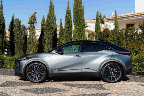 Este es el SUV eléctrico japonés que quiere repetir el éxito de su homólogo híbrido gracias a su autonomía y su precio