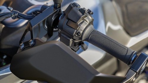 La Yamaha Tracer 7 automatiza la aventura