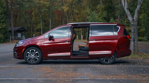 2022 Chrysler Pacifica Pinnacle AWD: A luxury minivan review