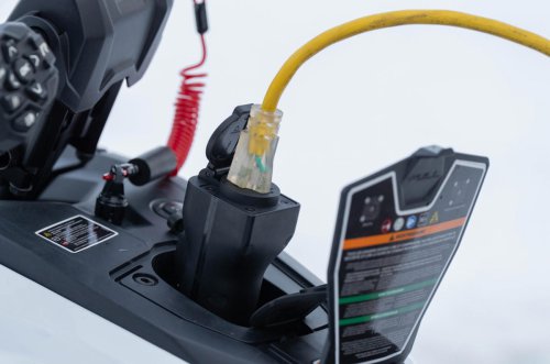 Taiga lanza motos de nieve eléctricas de última generación