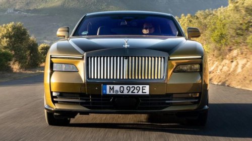 El V12 gana al enchufe: sus clientes "prefieren un motor V12", dicen, y por eso no habrá eléctrico