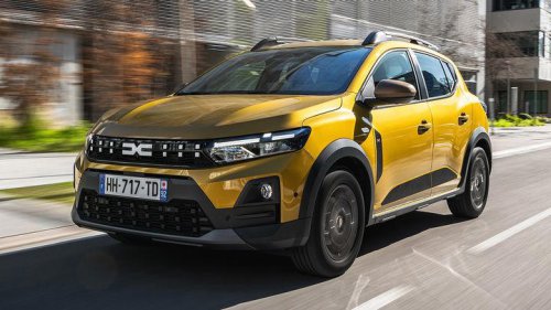 España va a contracorriente, solo un 8% planea pasarse al coche eléctrico y la mayoría aplaude alargar los gasolina y diésel