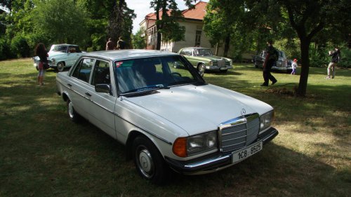 9 classic cars that mechanics say were built to last