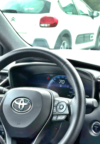 El drama de los patinetes eléctricos continúa: a 80 km/h por Madrid, con auriculares y sin casco