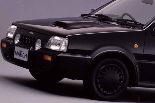 いすゞ | シボレー | ランボルギーニ | ボルボ | アルピーヌ | アストンマーティン | ベントレー | クライスラー | フェラーリ | フォード | ジャガー | ジープ | ランドローバー | ロータス | マクラーレン | プジョー | ルノー | ロールス・ロイス | スマート | フォルクスワーゲン | ビュイック | ダイハツ | インフィニティ | スズキ | レクサス | シュコダ | シトロエン | ホンダ | ヒョンデ | メルセデス・ベンツ | キャデラック | クプラ | フィアット | トヨタ | ダッジ | ジェネシス | ブガッティ | ヤマハ | やばっ、懐かしい！ 当時ボーイズレーサーと呼ばれた“昭和のコンパクトカー” 高出力エンジンを搭載した「小さなホットハッチ」3選